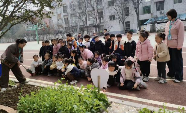 漯河市源汇区源汇新区实验幼儿园:拥抱春天 播种希望