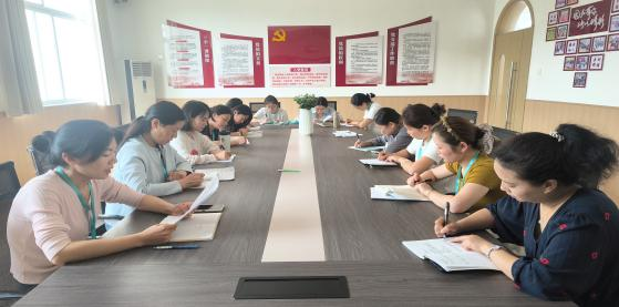 漯河市源汇区源汇新区实验幼儿园户外活动专题教研纪实